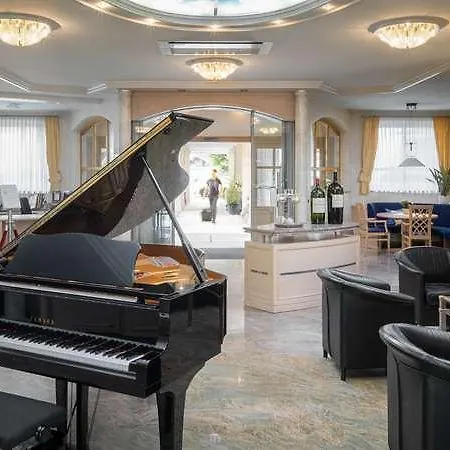 Ringhotel Winzerhof 4*