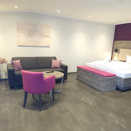 Ringhotel Winzerhof فندق 4*