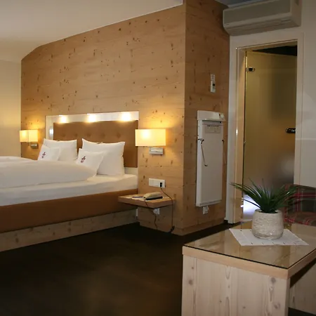 Ringhotel Winzerhof فندق