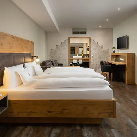 Ringhotel Winzerhof 4*