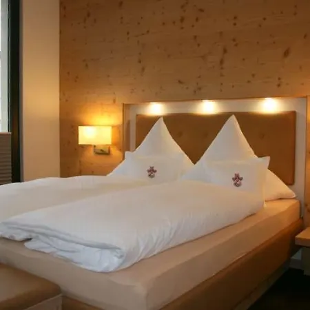 Ringhotel Winzerhof 4*