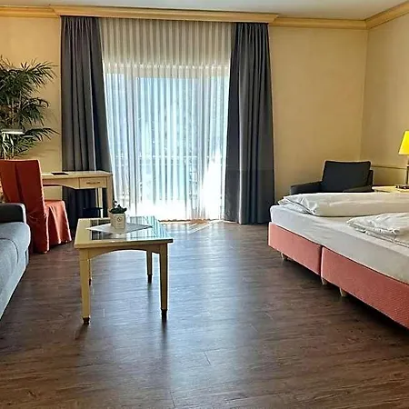 Ringhotel Winzerhof 4*