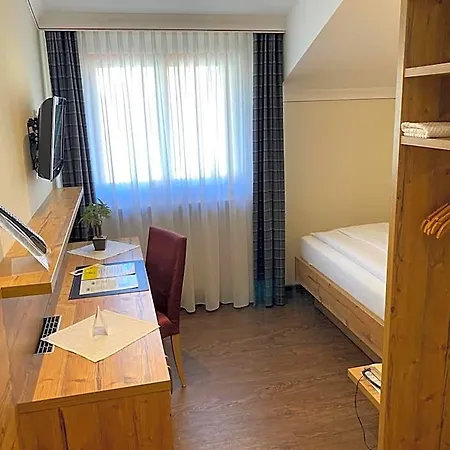 Ringhotel Winzerhof 4*