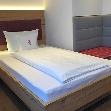 Отель Ringhotel Winzerhof 4*